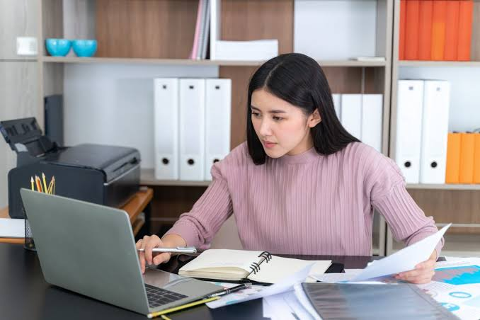 Sewa Laptop Banyubiru dengan Harga Terjangkau